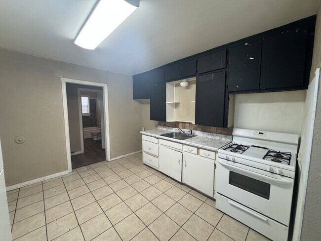 Building Photo - Beautiful Duplex Located Minutes From Texas Tech Campus!
