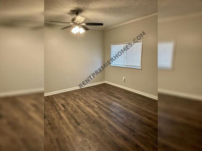 Foto del edificio - 7823 W 45th St