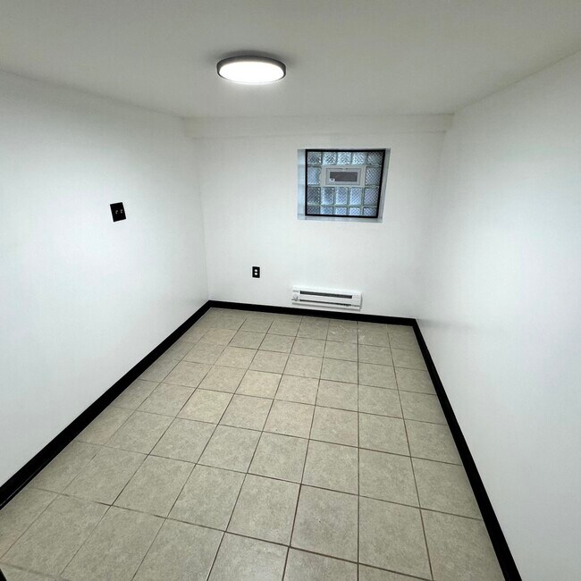 Foto del edificio - 2244 N Springfield Ave