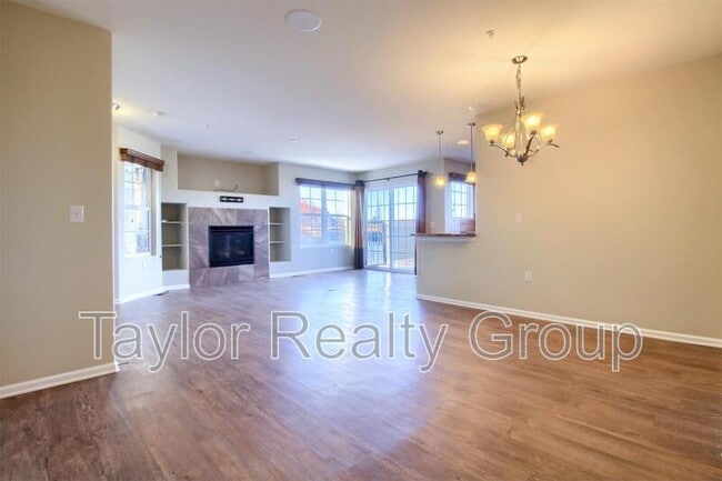 Building Photo - 14300 Waterside Ln