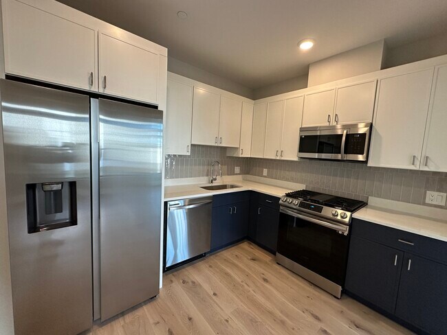 Building Photo - 161 Allston St