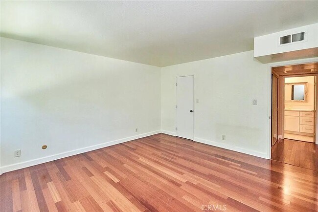 Foto del edificio - 2386 E Del Mar Blvd