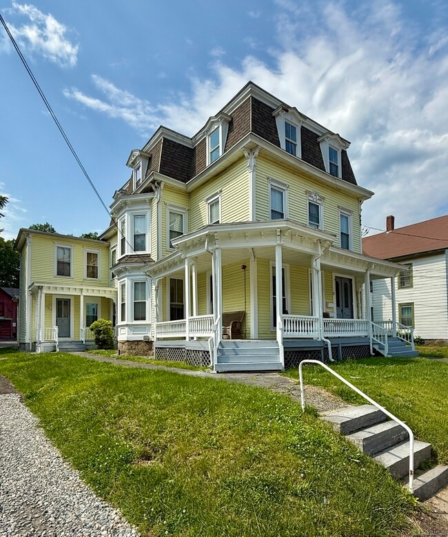 Building Photo - 117 Bridge St