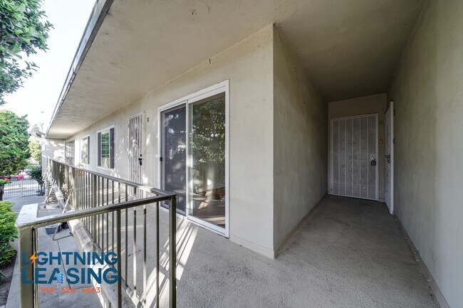 Foto del edificio - 3737 Inglewood-11D