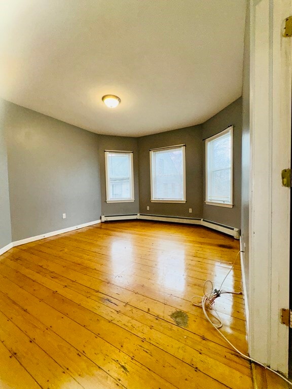 Building Photo - 51 Linden St