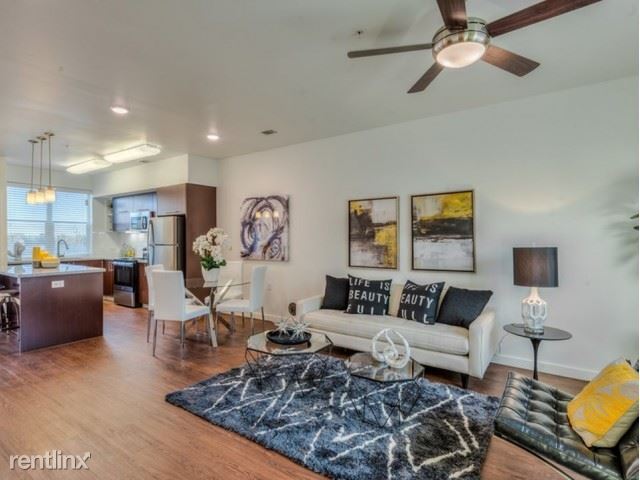 Foto del edificio - 1 br, 1 bath Apartment - 1435 Main St 700