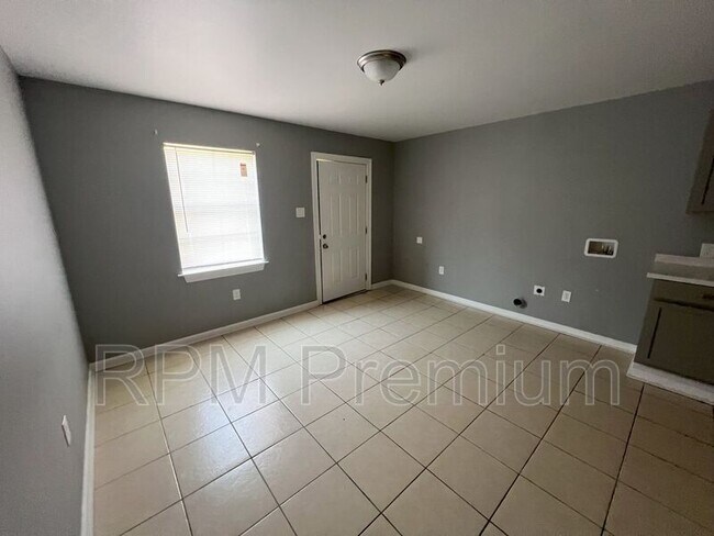 Foto del edificio - 5143 Baker Blvd