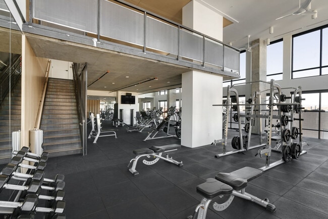 Building Photo - Edit at River North