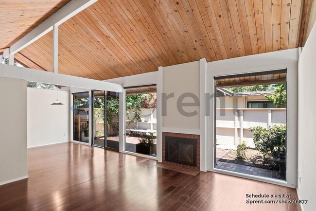 Building Photo - 715 Quetta Ave