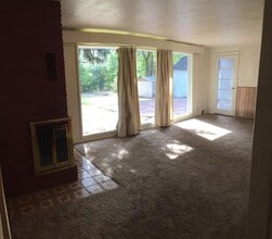 Building Photo - 1610 Peterson Pl