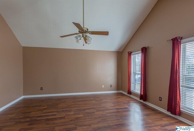 Building Photo - 111 Sunnyfield Dr
