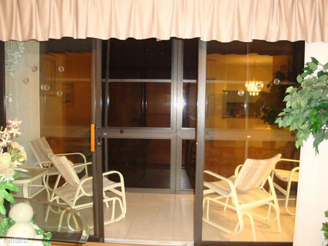 Foto del edificio - 706 Sunny Pine Way
