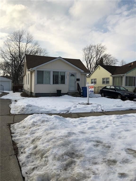 Building Photo - 5655 N Silvery Ln