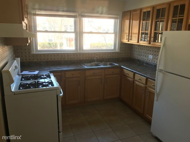 Building Photo - 8855 Lamon Ave