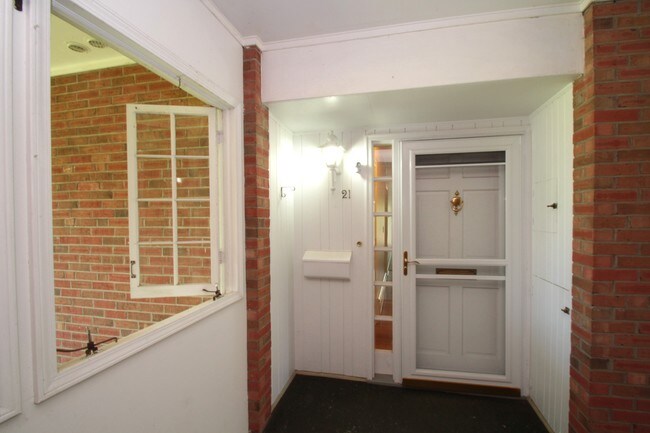 Foto del edificio - 2311 Wealthy St SE