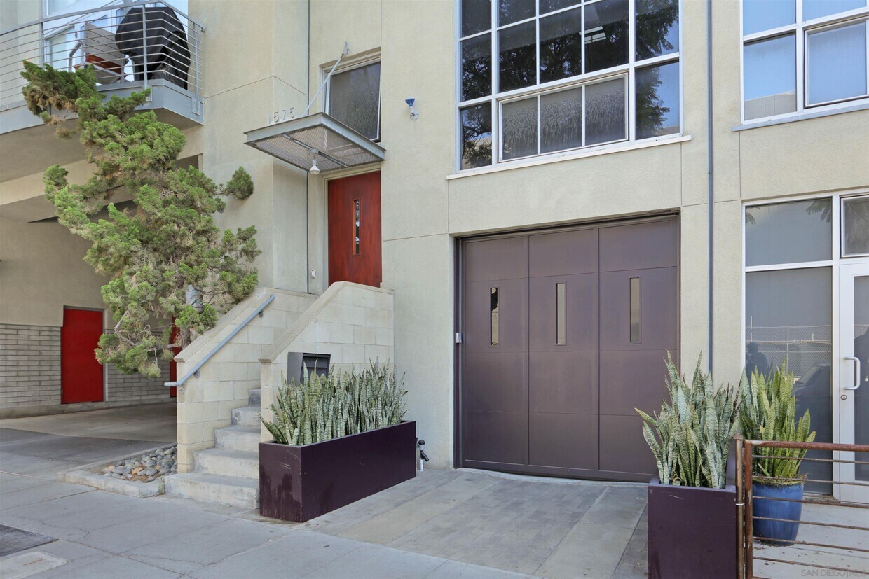 Primary Photo - 1575 Kettner Blvd