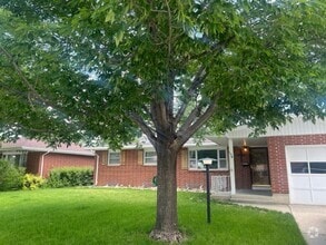 Building Photo - 139 Marigold St