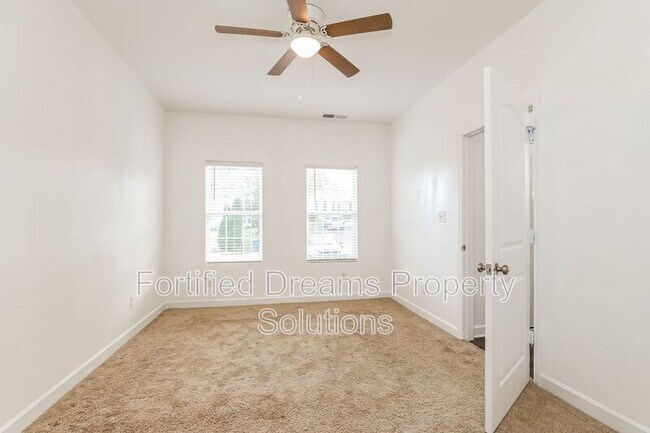 Foto del edificio - 4505 Holland Rd