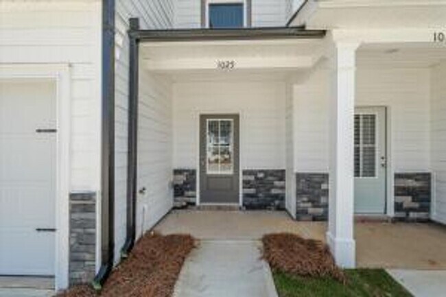 Foto del edificio - 1025 Linsmore Ave
