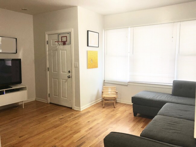 Living room - 1705 W Cullerton St