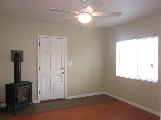 Building Photo - Coblin Bend - Triplex