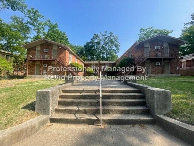 Building Photo - 1 Bedroom in Midtown Memphis!