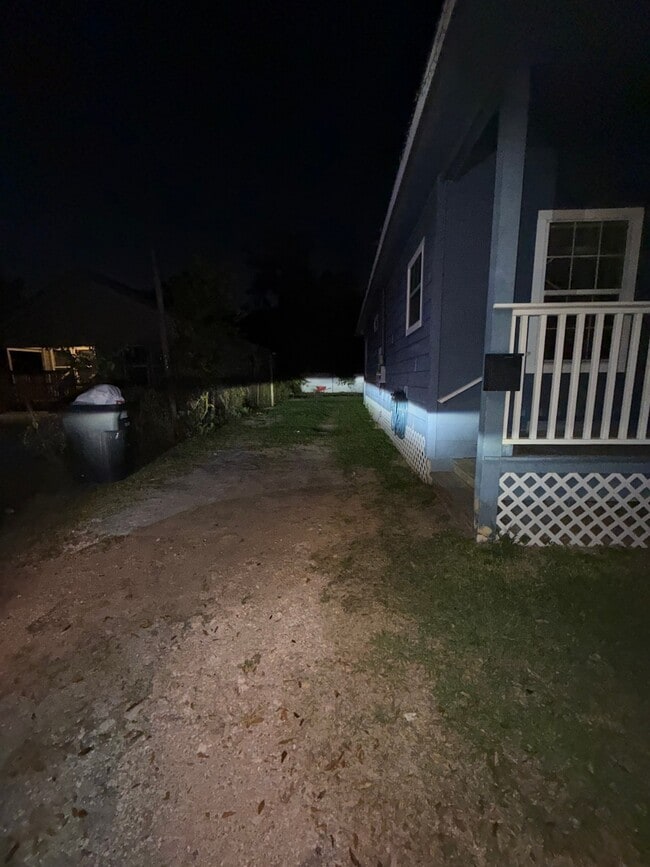 Building Photo - 7813 Canal St