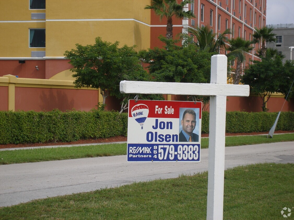 Foto del edificio - 2608 SW 12th Ter