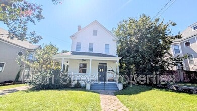 Building Photo - 911 N Spring St