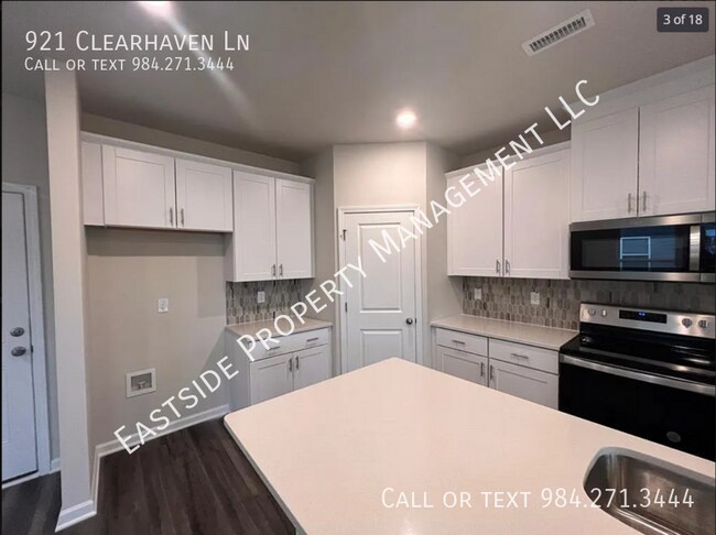 Foto del edificio - 921 Clearhaven Ln