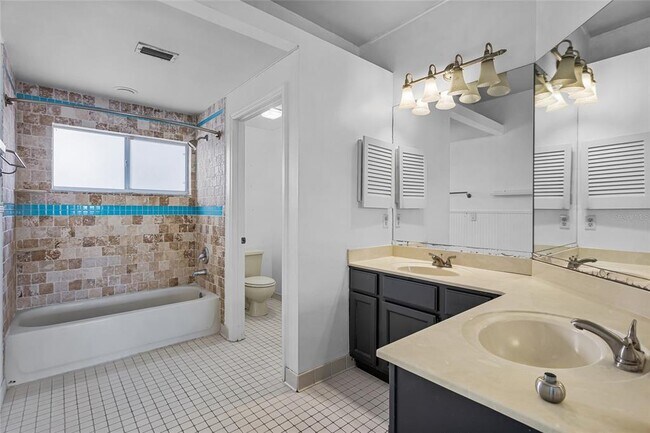 Building Photo - 5673 Parkview Lake Dr