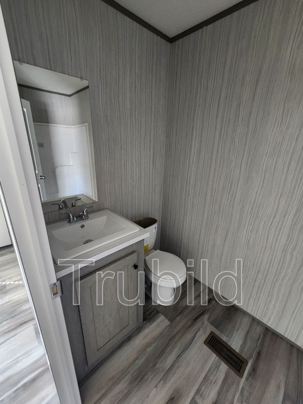 Building Photo - 1000 Wave Ln