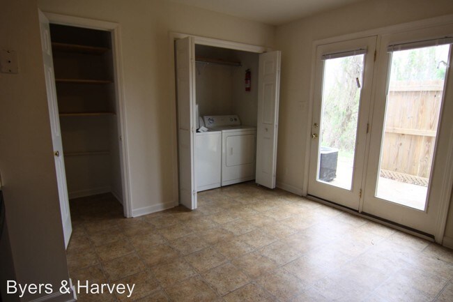Building Photo - 116 Coyote Ct