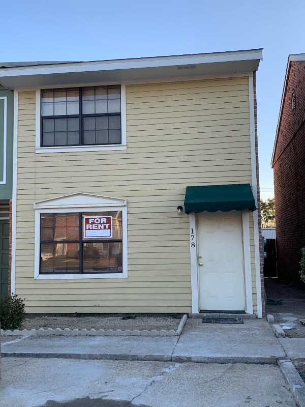178 Southfield Pkwy, Lafayette, LA 70506 Townhome Rentals in
