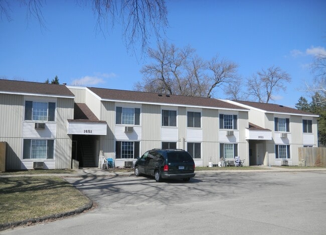 Building Photo - 1653 4th St SE