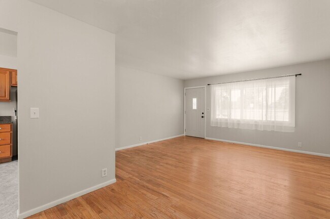 Foto del edificio - 1536 Byron Dr
