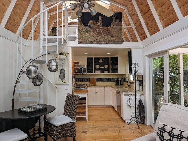 Foto del edificio - 201 N Rios Ave