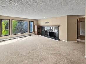 Building Photo - 1300 W 7th Ave