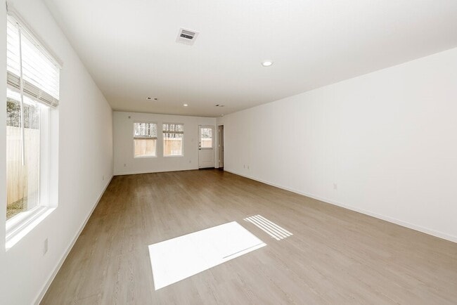 Foto del edificio - 1531 Crowson Rdg