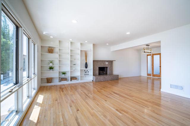 Building Photo - 3955 Farmouth Dr