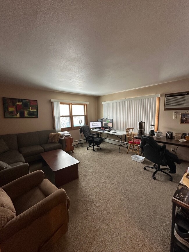 Foto del edificio - 413 Merriam Ave S