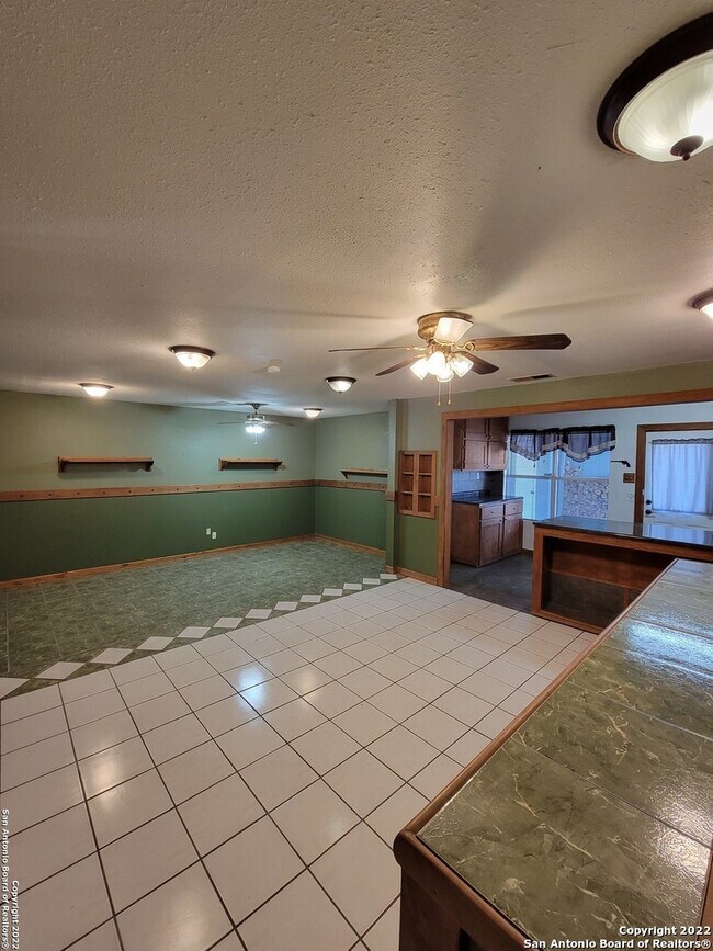 Building Photo - 483 Anton Dr