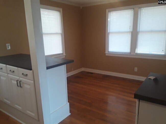 Building Photo - 1814 Sunnyside Dr