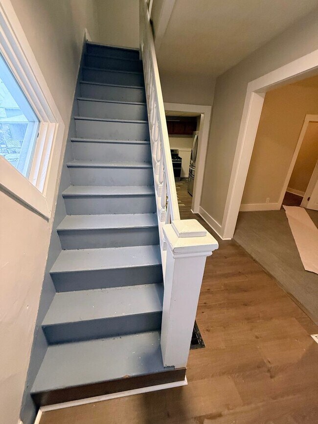 Building Photo - Newly renovated 3-bedroom, 1-bath home in Akron