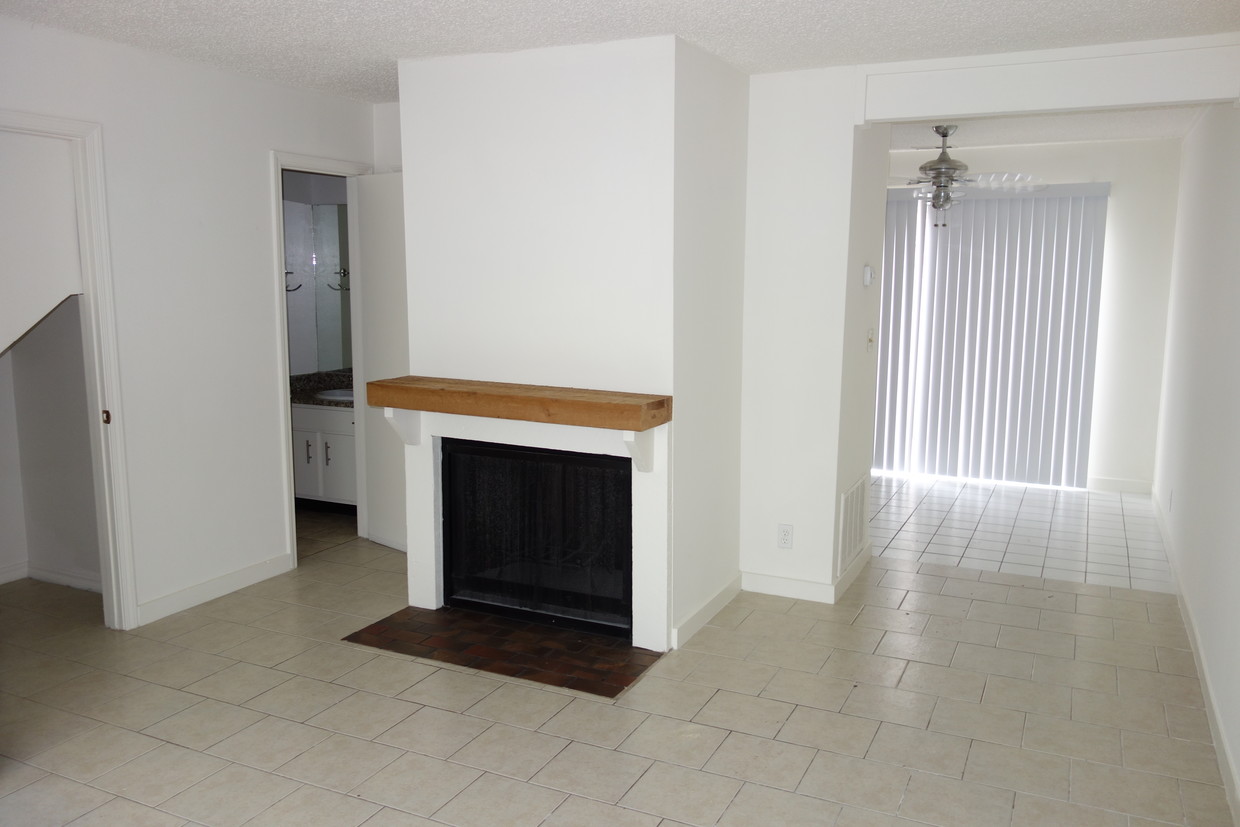 Building Photo - Grace Ellen Townhomes