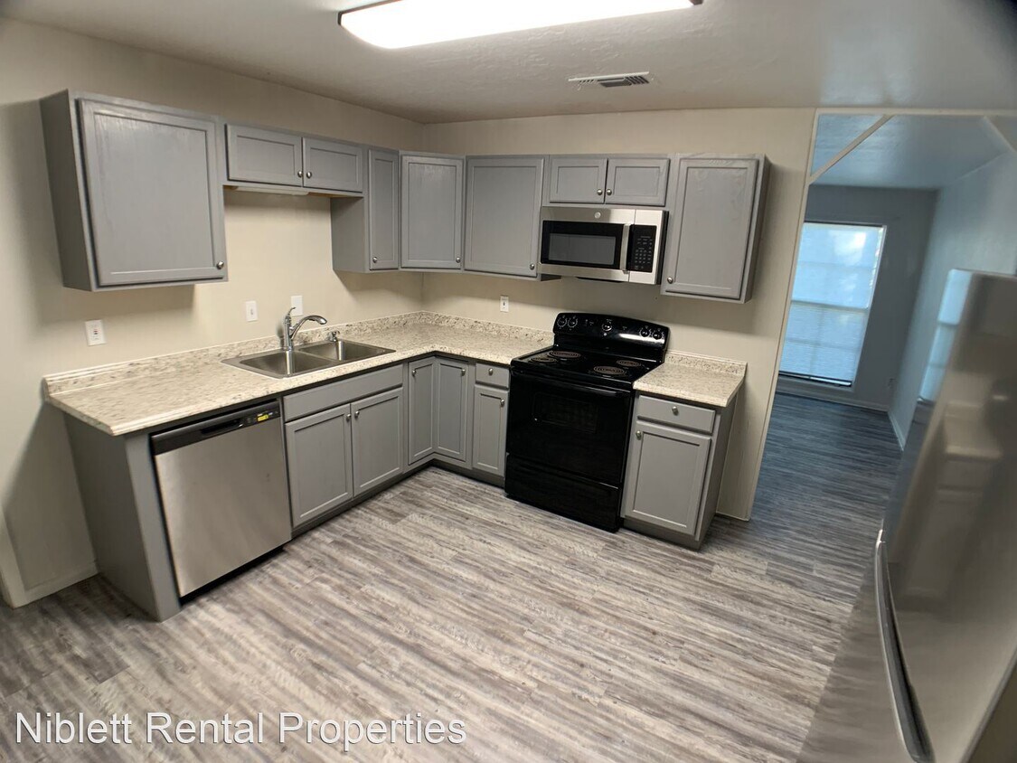 3 br, 1.5 bath House 107 Dogwood Ln House Rental in Mount Pleasant