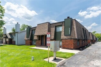 Building Photo - 1321 N Sheridan St