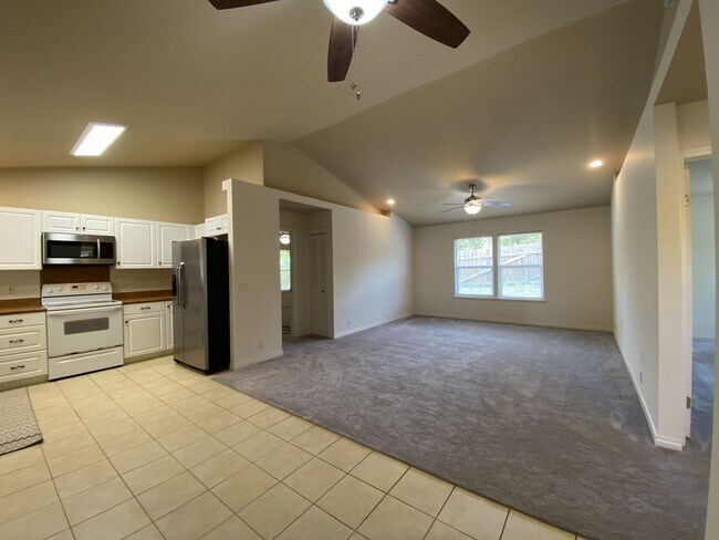 Building Photo - For Rent:  2 bedroom plus office, 2 bath h...