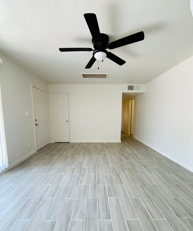 Foto del edificio - 310 N 2nd Pl