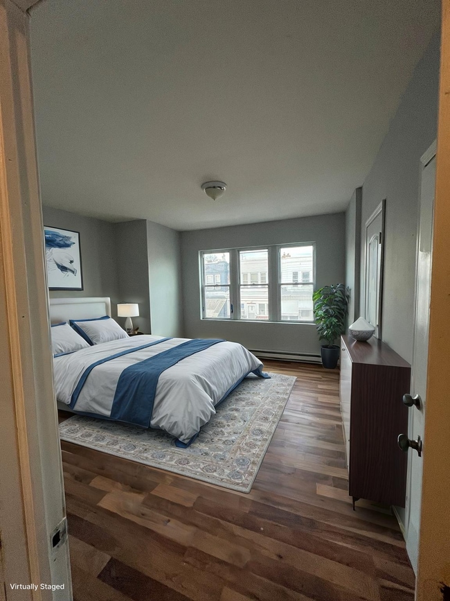 Building Photo - 2024 Bonaffon St